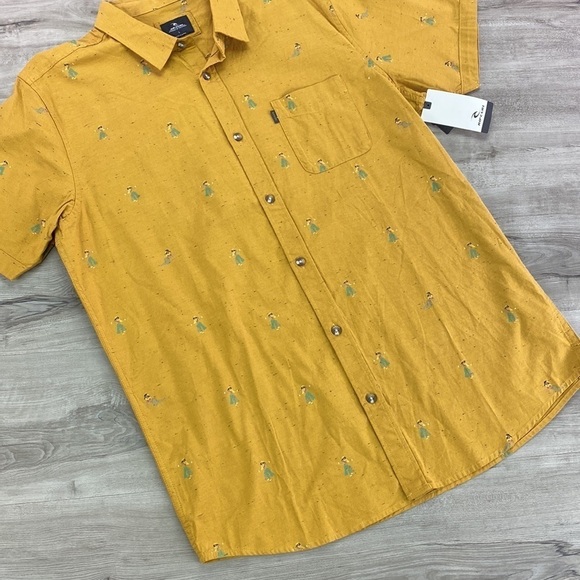 RIP CURL-HULA BREACH SHORT Hawaiian SLEEVE BUTTON UP SHIRT - Picture 4 of 8